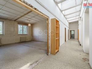 Prodej obchodního prostoru, Karlovy Vary - Doubí, Studentská, 1923 m2