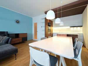 Pronájem bytu 3+kk, Praha - Holešovice, Sanderova, 96 m2
