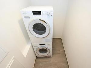 Pronájem bytu 3+kk, Praha - Holešovice, Sanderova, 96 m2