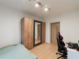 Prodej bytu 3+1, Praha - Kobylisy, Vršní, 65 m2