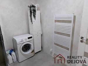 Prodej bytu 2+kk, Opava, Komenského, 52 m2