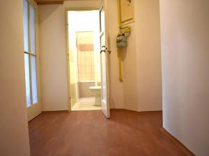 Pronájem bytu 1+1, Praha - Nusle, Lomnického, 41 m2