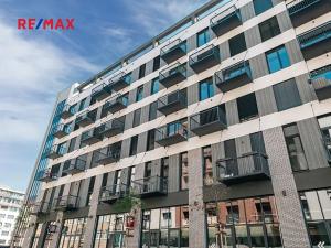Pronájem bytu 1+kk, Praha - Holešovice, V háji, 36 m2