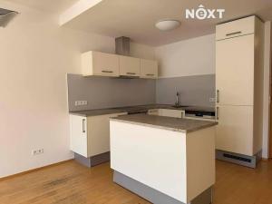 Pronájem bytu 3+kk, Praha - Vysočany, Podnádražní, 102 m2