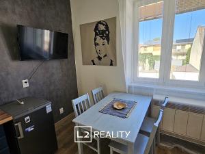Prodej bytu 2+kk, Znojmo, Stanislavova, 37 m2