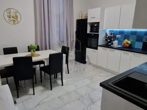 Prodej bytu 3+1, Karlovy Vary, 77 m2