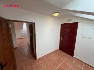 Pronájem bytu 2+kk, Černošice, Vrážská, 58 m2