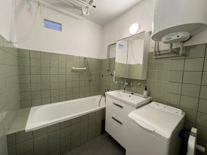 Pronájem bytu 2+1, Praha - Kobylisy, Jelínkova, 50 m2