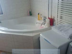 Pronájem bytu 3+1, Praha - Strašnice, Nad Primaskou, 90 m2