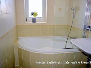Prodej bytu 3+1, Otrokovice, Školní, 79 m2