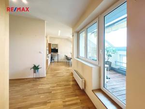 Prodej bytu 2+1, Praha - Zbraslav, Jaromíra Vejvody, 62 m2