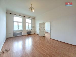 Prodej bytu 2+1, Karlovy Vary, Varšavská, 55 m2