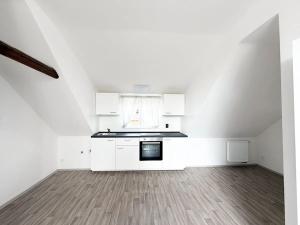 Pronájem bytu 2+kk, Praha - Horní Počernice, Běluňská, 40 m2