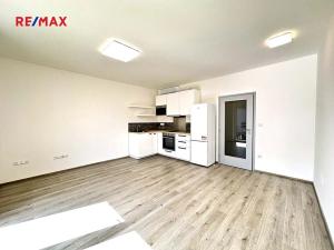 Pronájem bytu 1+kk, Kladno, Štěpána Rautenstraucha, 31 m2