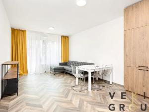 Pronájem bytu 2+kk, Praha - Vysočany, Střídavá, 55 m2
