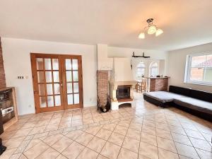 Prodej rodinného domu, Hrušovany nad Jevišovkou, Severní, 180 m2