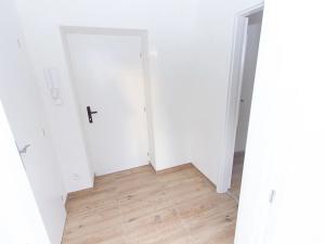 Pronájem bytu 1+1, Praha - Komořany, Krupná, 30 m2