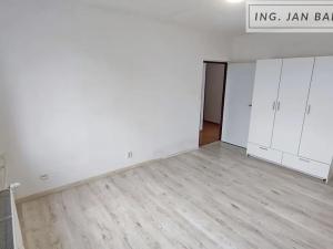 Pronájem bytu 2+1, Jihlava, Březinova, 58 m2