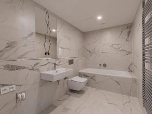 Prodej bytu 2+kk, Praha - Bubeneč, Vítězné náměstí, 58 m2
