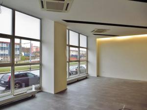 Pronájem obchodního prostoru, Praha - Libeň, Českomoravská, 130 m2