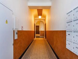Prodej obchodního prostoru, Praha - Nové Město, Na bojišti, 139 m2