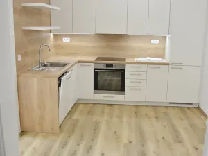 Pronájem bytu 3+kk, Praha - Bubeneč, náměstí Interbrigády, 85 m2