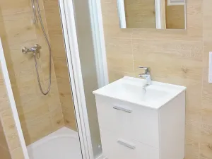 Pronájem bytu 3+kk, Praha - Bubeneč, náměstí Interbrigády, 85 m2