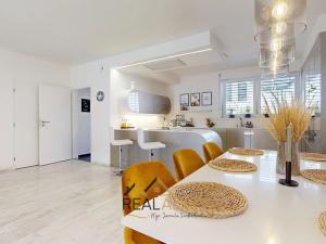 Prodej rodinného domu, Holasice, Čtvrtě, 139 m2