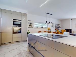 Prodej rodinného domu, Holasice, Čtvrtě, 139 m2
