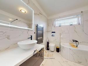 Prodej rodinného domu, Holasice, Čtvrtě, 139 m2