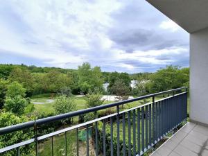 Pronájem bytu 2+kk, Praha - Hloubětín, Nademlejnská, 46 m2