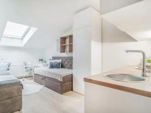 Pronájem bytu 1+kk, Praha - Vysočany, Lisabonská, 21 m2