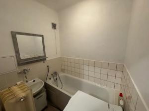 Pronájem bytu 2+kk, Praha - Vysočany, Pod strojírnami, 57 m2