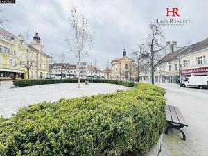 Pronájem obchodního prostoru, Benešov, Masarykovo náměstí, 72 m2