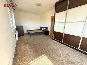 Pronájem bytu 2+kk, Pardubice, Dubová, 70 m2