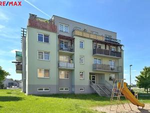 Pronájem bytu 2+kk, Pardubice, Dubová, 70 m2