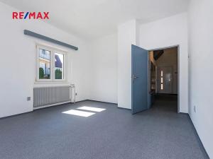 Pronájem bytu 4+1, Praha - Lipence, V roklích, 90 m2