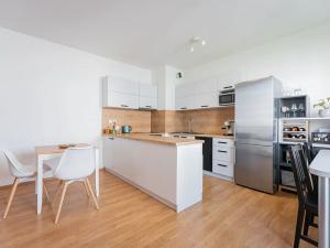 Pronájem bytu 2+kk, Praha - Horní Měcholupy, Mantovská, 66 m2
