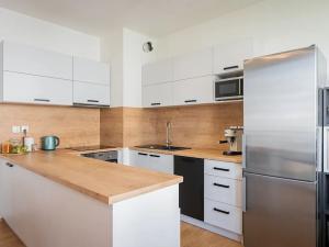 Pronájem bytu 2+kk, Praha - Horní Měcholupy, Mantovská, 66 m2