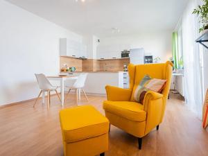 Pronájem bytu 2+kk, Praha - Horní Měcholupy, Mantovská, 66 m2