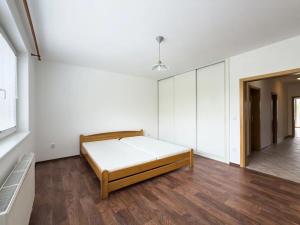 Pronájem bytu 2+kk, Praha - Strašnice, Názovská, 68 m2