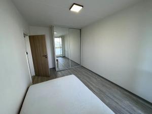 Pronájem bytu 3+kk, Praha - Petrovice, Rezlerova, 75 m2