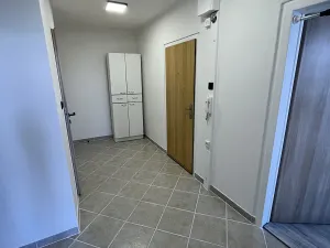 Pronájem bytu 3+kk, Praha - Petrovice, Rezlerova, 75 m2