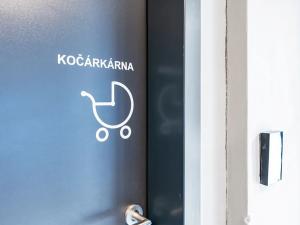 Pronájem bytu 1+kk, Praha - Vysočany, Fafkových, 39 m2