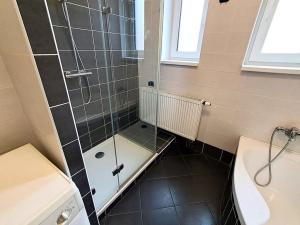 Pronájem kanceláře, Praha - Vokovice, V středu, 85 m2