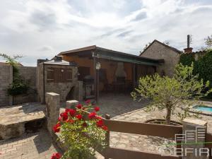 Prodej vícegeneračního domu, Praha - Újezd nad Lesy, Starokolínská, 510 m2
