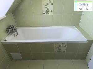 Pronájem bytu 2+1, Liberec, Karoliny Světlé, 51 m2