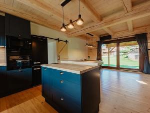 Prodej obchodního prostoru, Lužany, 425 m2