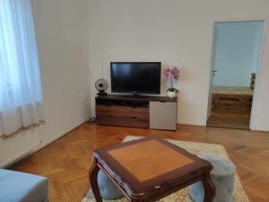 Pronájem rodinného domu, Zlosyň, 210 m2