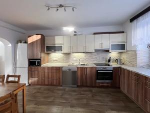Prodej rodinného domu, Červený Kostelec, Borek, 256 m2